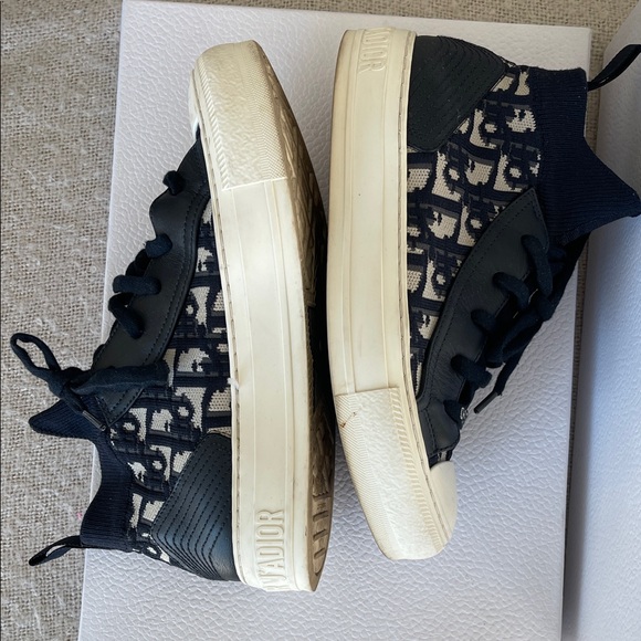 Christian Dior Walk N Dior Oblique Deep Blue and White High-Top Sneakers - Picture 3 of 8